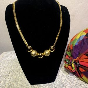 Lady's gold necklace 3